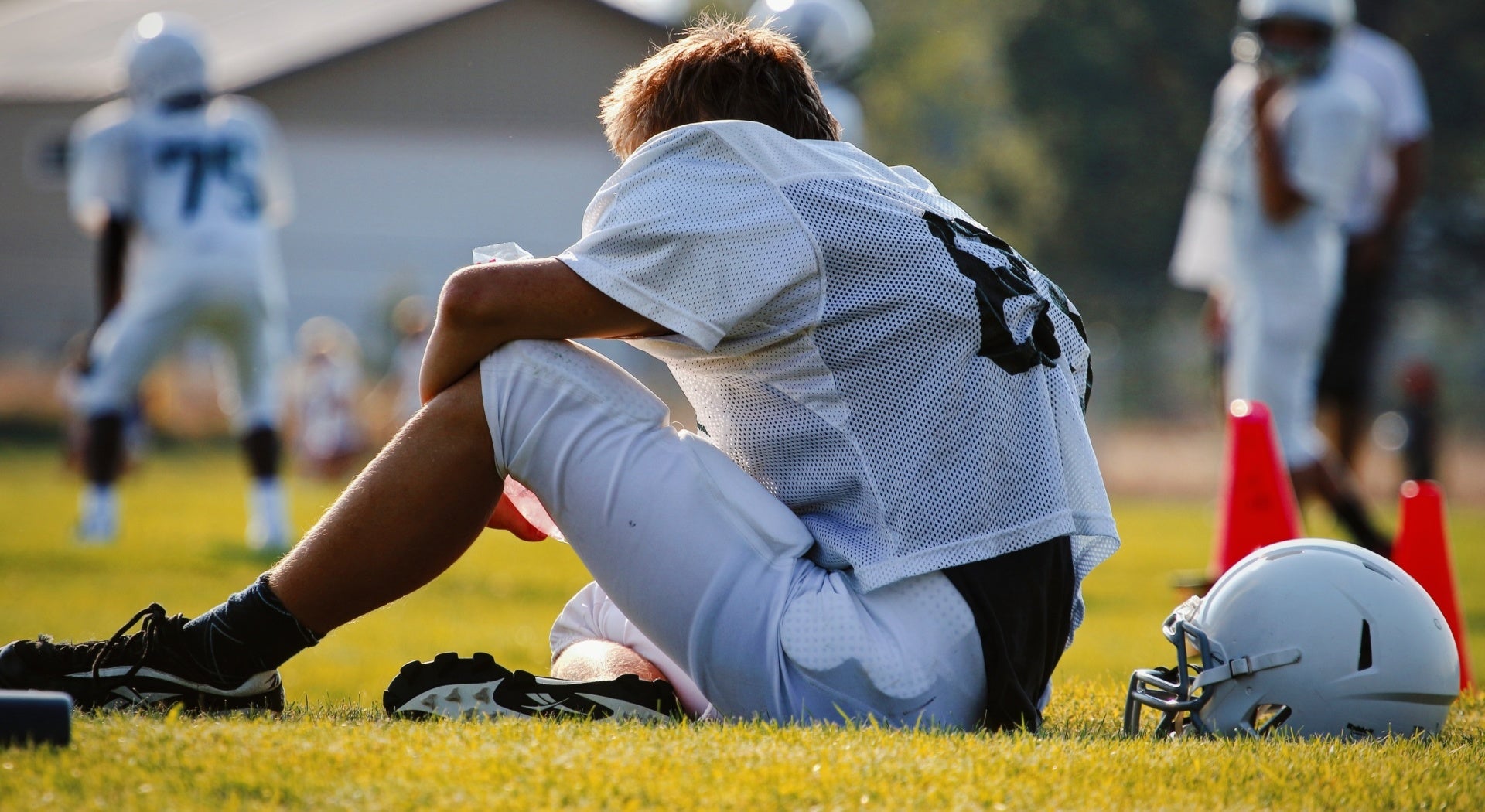 Should You Let Your Kid Play Football? Experts Weigh In